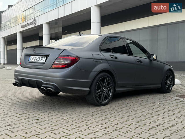Чорний Мерседес Ц-Клас, об'ємом двигуна 3 л та пробігом 314 тис. км за 9900 $, фото 9 на Automoto.ua