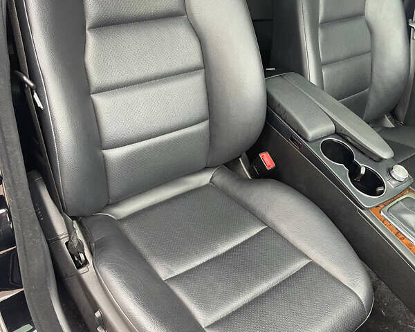 Черный Мерседес Ц-Класс, объемом двигателя 3 л и пробегом 105 тыс. км за 11555 $, фото 26 на Automoto.ua