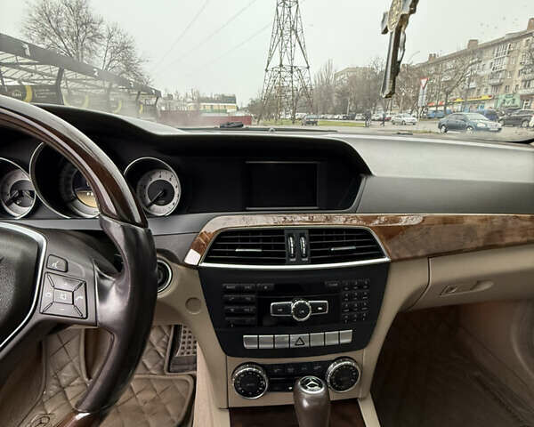 Чорний Мерседес Ц-Клас, об'ємом двигуна 1.8 л та пробігом 163 тис. км за 12599 $, фото 11 на Automoto.ua