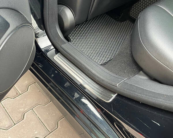 Чорний Мерседес Ц-Клас, об'ємом двигуна 3 л та пробігом 105 тис. км за 13000 $, фото 55 на Automoto.ua