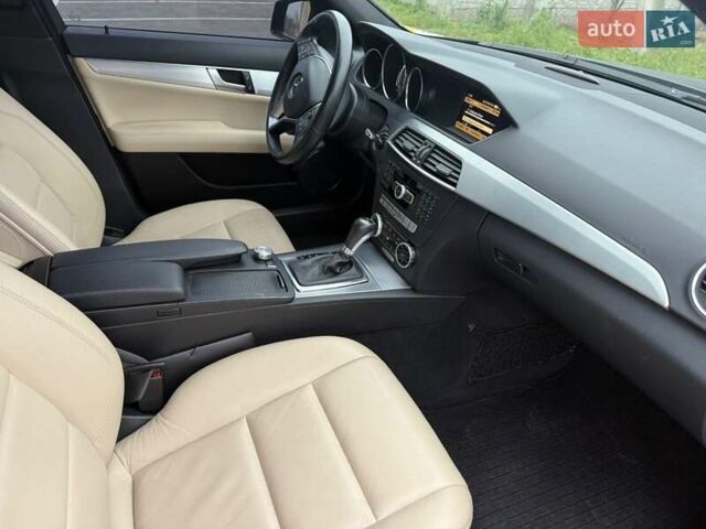 Черный Мерседес Ц-Класс, объемом двигателя 1.8 л и пробегом 59 тыс. км за 14500 $, фото 15 на Automoto.ua