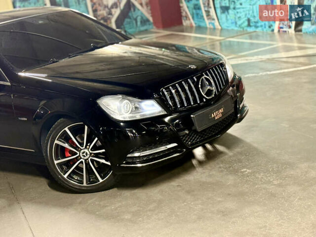 Чорний Мерседес Ц-Клас, об'ємом двигуна 1.8 л та пробігом 280 тис. км за 11999 $, фото 24 на Automoto.ua