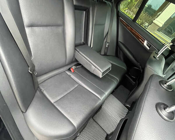 Черный Мерседес Ц-Класс, объемом двигателя 3 л и пробегом 105 тыс. км за 11555 $, фото 28 на Automoto.ua