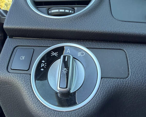 Черный Мерседес Ц-Класс, объемом двигателя 1.8 л и пробегом 147 тыс. км за 11950 $, фото 30 на Automoto.ua