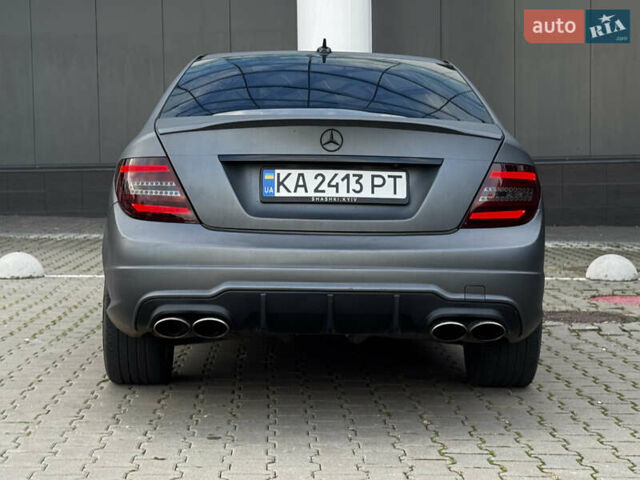 Чорний Мерседес Ц-Клас, об'ємом двигуна 3 л та пробігом 314 тис. км за 9900 $, фото 8 на Automoto.ua