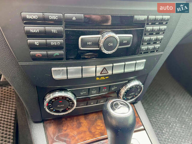 Черный Мерседес Ц-Класс, объемом двигателя 3 л и пробегом 105 тыс. км за 11555 $, фото 23 на Automoto.ua