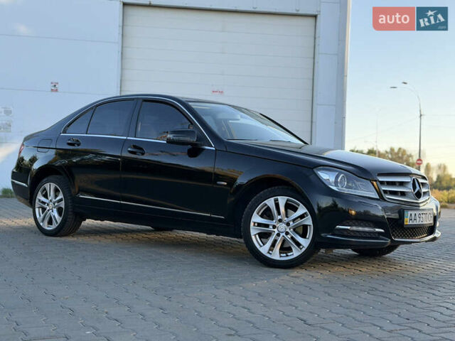 Мерседес Ц-Класс 2011 в Киеве на Automoto.ua Черный Мерседес Ц-Класс, объемом двигателя 1.8 л и пробегом 147 тыс. км за 12000 $, фото 4 на Automoto.ua
