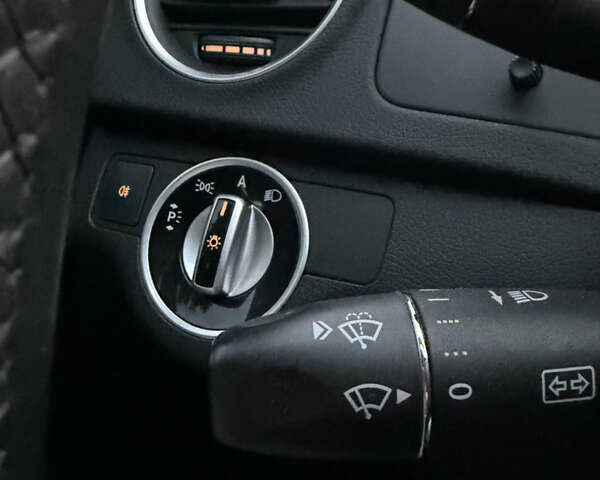 Мерседес Ц-Класс 2011 в Киеве на Automoto.ua Черный Мерседес Ц-Класс, объемом двигателя 1.8 л и пробегом 147 тыс. км за 12000 $, фото 52 на Automoto.ua