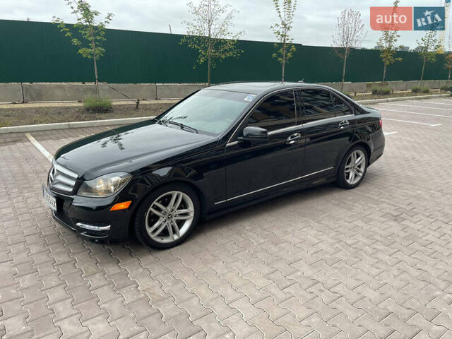 Черный Мерседес Ц-Класс, объемом двигателя 3 л и пробегом 105 тыс. км за 12000 $, фото 26 на Automoto.ua