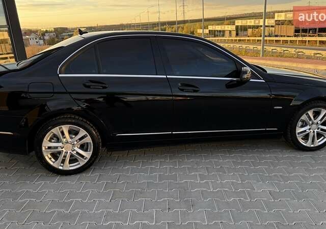 Мерседес Ц-Класс 2012 в Тернополе на Automoto.ua Черный Мерседес Ц-Класс, объемом двигателя 1.8 л и пробегом 174 тыс. км за 11999 $, фото 10 на Automoto.ua