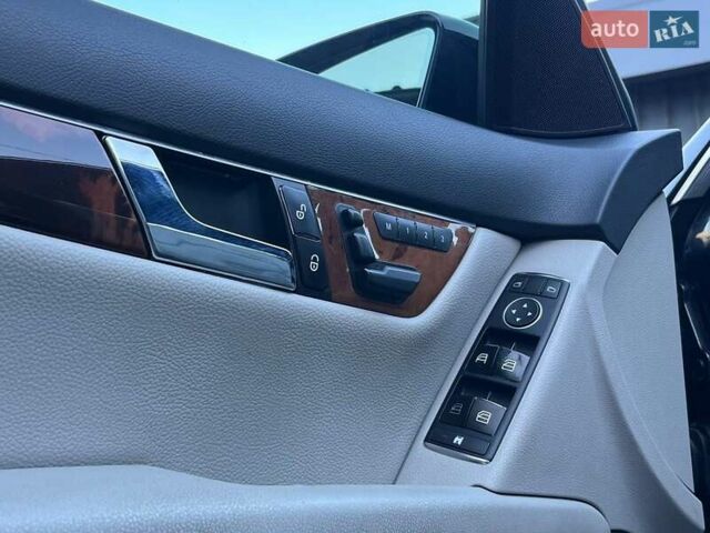 Черный Мерседес Ц-Класс, объемом двигателя 1.8 л и пробегом 243 тыс. км за 10900 $, фото 13 на Automoto.ua