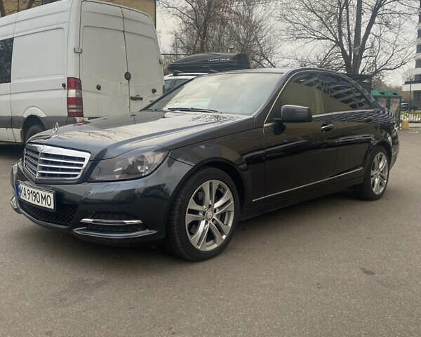 Чорний Мерседес Ц-Клас, об'ємом двигуна 3 л та пробігом 232 тис. км за 12800 $, фото 19 на Automoto.ua