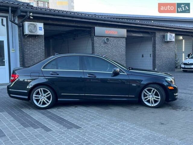 Черный Мерседес Ц-Класс, объемом двигателя 1.8 л и пробегом 243 тыс. км за 10900 $, фото 5 на Automoto.ua