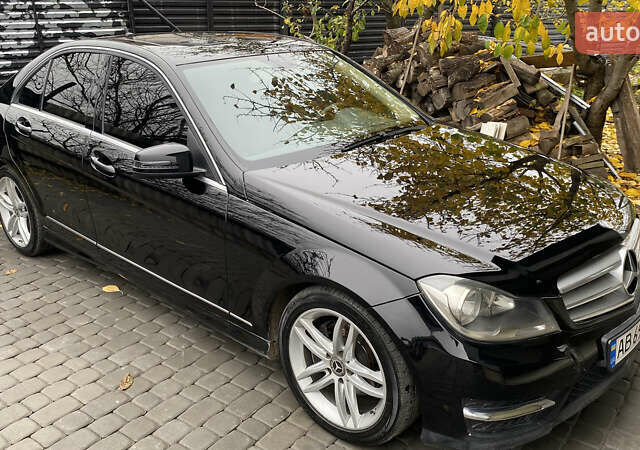 Чорний Мерседес Ц-Клас, об'ємом двигуна 1.8 л та пробігом 270 тис. км за 11700 $, фото 14 на Automoto.ua