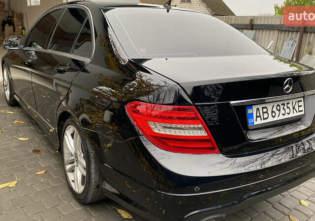 Чорний Мерседес Ц-Клас, об'ємом двигуна 1.8 л та пробігом 270 тис. км за 11700 $, фото 12 на Automoto.ua