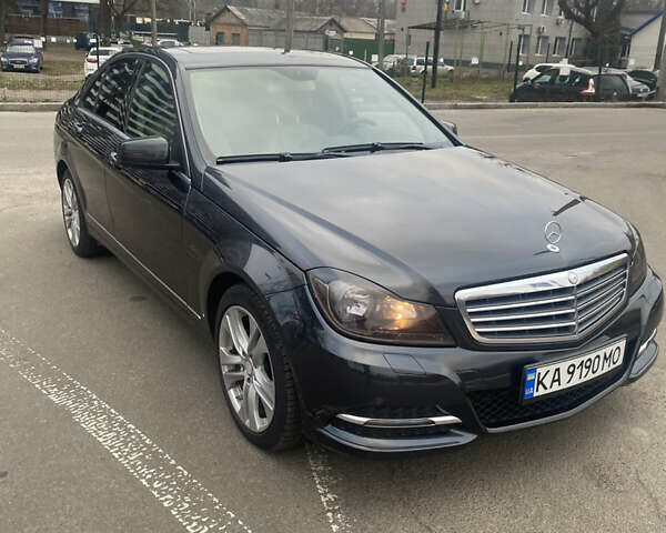 Чорний Мерседес Ц-Клас, об'ємом двигуна 3 л та пробігом 232 тис. км за 12800 $, фото 41 на Automoto.ua