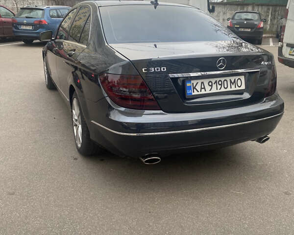 Чорний Мерседес Ц-Клас, об'ємом двигуна 3 л та пробігом 232 тис. км за 12800 $, фото 16 на Automoto.ua