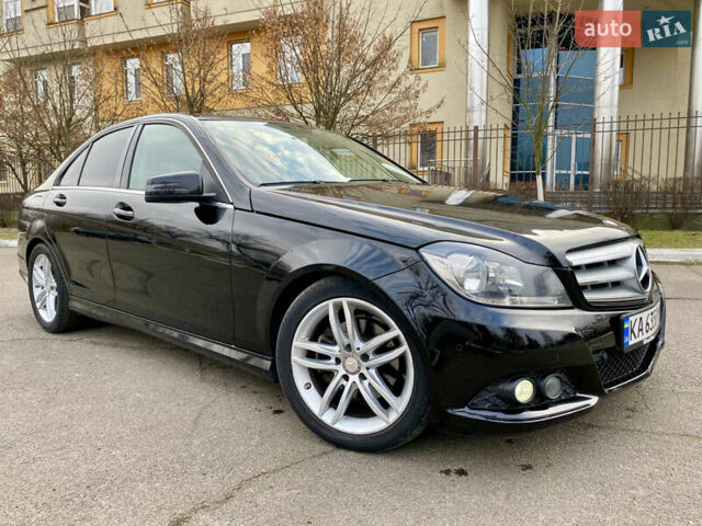 Чорний Мерседес Ц-Клас, об'ємом двигуна 1.8 л та пробігом 135 тис. км за 9900 $, фото 1 на Automoto.ua