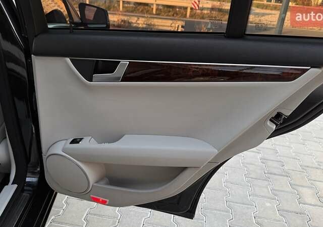 Мерседес Ц-Класс 2012 в Тернополе на Automoto.ua Черный Мерседес Ц-Класс, объемом двигателя 1.8 л и пробегом 174 тыс. км за 11999 $, фото 29 на Automoto.ua