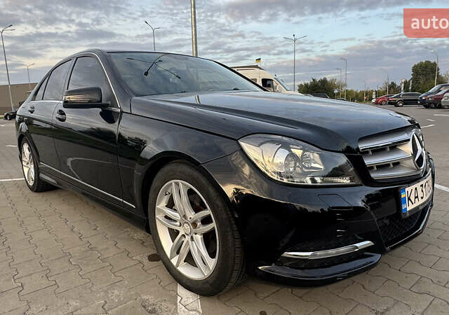 Мерседес Ц-Класс 2012 в Киеве на Automoto.ua Черный Мерседес Ц-Класс, объемом двигателя 1.8 л и пробегом 249 тыс. км за 10900 $, фото 6 на Automoto.ua