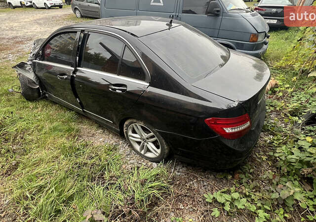 Черный Мерседес Ц-Класс, объемом двигателя 1.8 л и пробегом 189 тыс. км за 5100 $, фото 11 на Automoto.ua