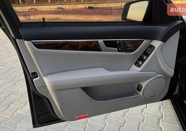 Мерседес Ц-Класс 2012 в Тернополе на Automoto.ua Черный Мерседес Ц-Класс, объемом двигателя 1.8 л и пробегом 174 тыс. км за 11999 $, фото 20 на Automoto.ua