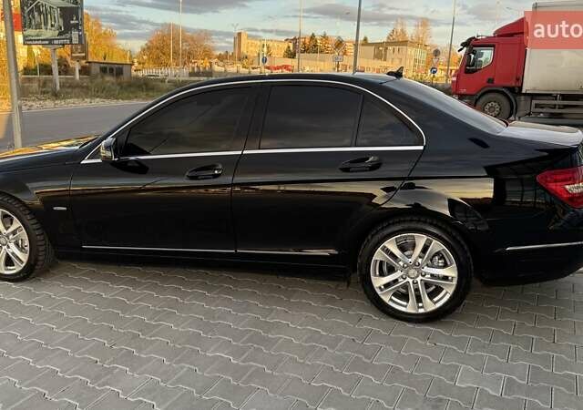 Мерседес Ц-Класс 2012 в Тернополе на Automoto.ua Черный Мерседес Ц-Класс, объемом двигателя 1.8 л и пробегом 174 тыс. км за 11999 $, фото 6 на Automoto.ua