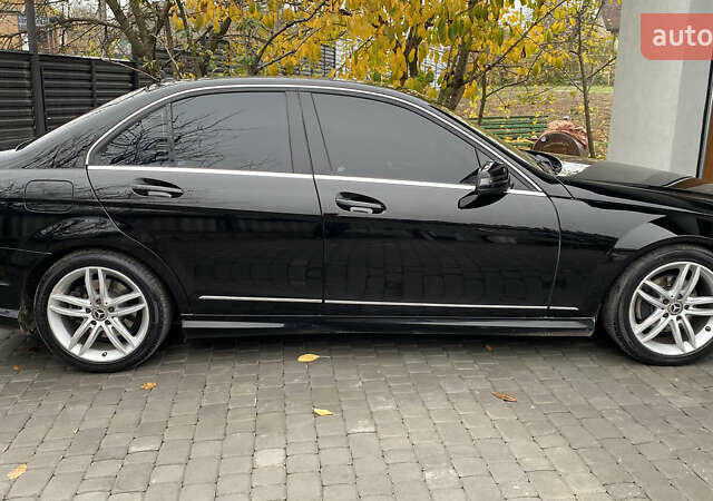 Чорний Мерседес Ц-Клас, об'ємом двигуна 1.8 л та пробігом 270 тис. км за 11700 $, фото 5 на Automoto.ua