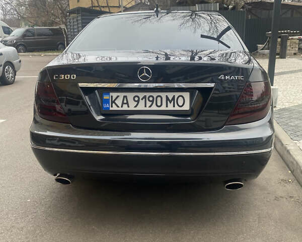 Чорний Мерседес Ц-Клас, об'ємом двигуна 3 л та пробігом 232 тис. км за 12800 $, фото 23 на Automoto.ua