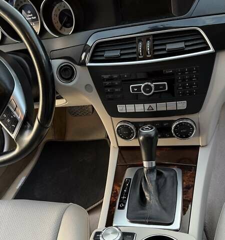 Мерседес Ц-Класс 2012 в Тернополе на Automoto.ua Черный Мерседес Ц-Класс, объемом двигателя 1.8 л и пробегом 174 тыс. км за 11999 $, фото 34 на Automoto.ua