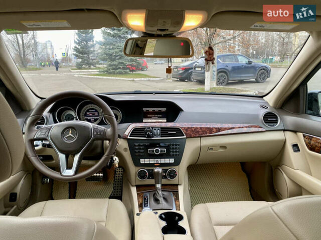 Чорний Мерседес Ц-Клас, об'ємом двигуна 1.8 л та пробігом 135 тис. км за 9900 $, фото 13 на Automoto.ua