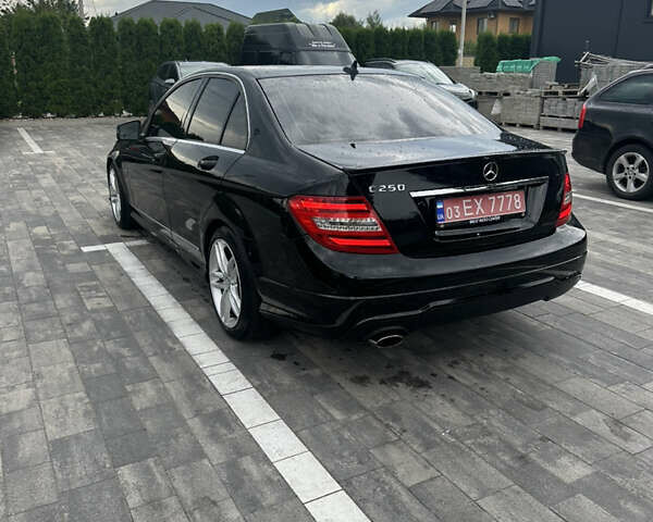 Чорний Мерседес Ц-Клас, об'ємом двигуна 1.8 л та пробігом 159 тис. км за 11500 $, фото 3 на Automoto.ua