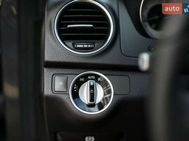 Черный Мерседес Ц-Класс, объемом двигателя 1.8 л и пробегом 234 тыс. км за 11350 $, фото 10 на Automoto.ua