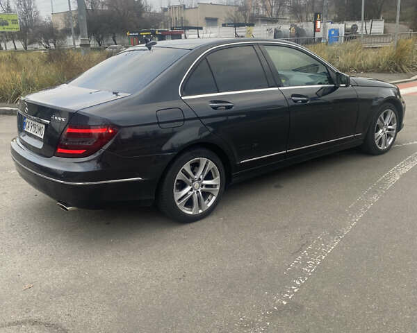 Чорний Мерседес Ц-Клас, об'ємом двигуна 3 л та пробігом 232 тис. км за 12800 $, фото 42 на Automoto.ua