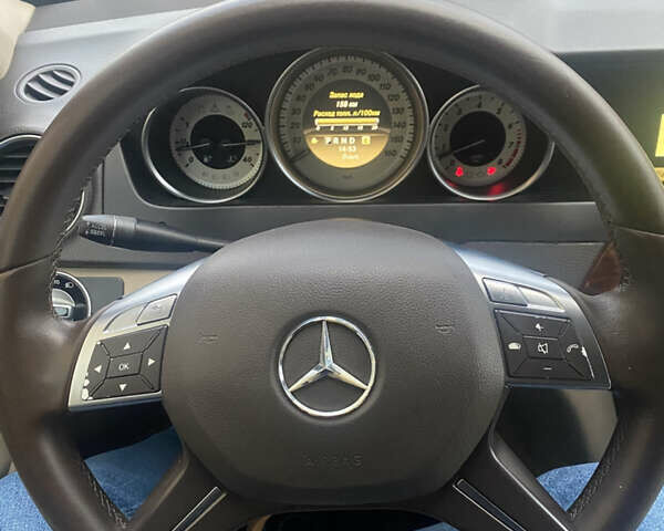 Чорний Мерседес Ц-Клас, об'ємом двигуна 3 л та пробігом 232 тис. км за 12800 $, фото 9 на Automoto.ua