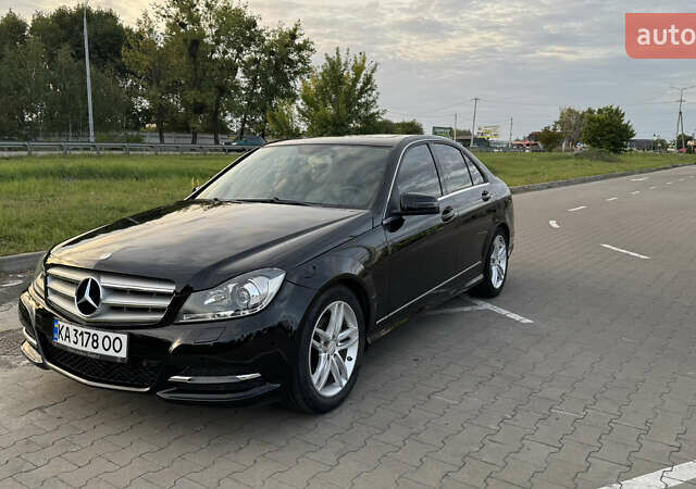 Мерседес Ц-Класс 2012 в Киеве на Automoto.ua Черный Мерседес Ц-Класс, объемом двигателя 1.8 л и пробегом 249 тыс. км за 10900 $, фото 10 на Automoto.ua