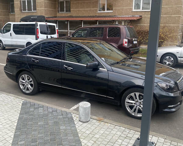Чорний Мерседес Ц-Клас, об'ємом двигуна 3 л та пробігом 232 тис. км за 12800 $, фото 20 на Automoto.ua