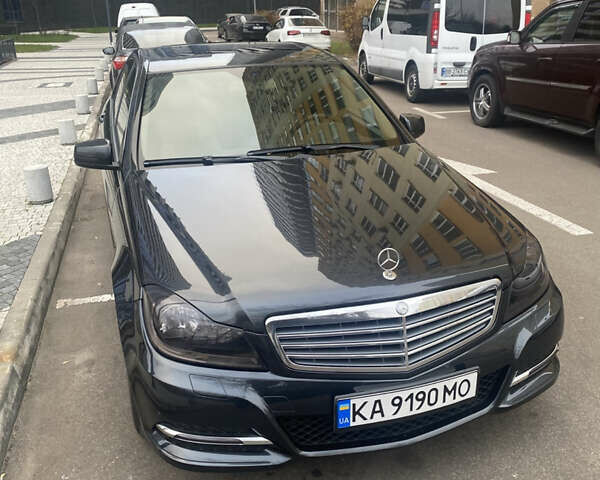 Чорний Мерседес Ц-Клас, об'ємом двигуна 3 л та пробігом 232 тис. км за 12800 $, фото 3 на Automoto.ua