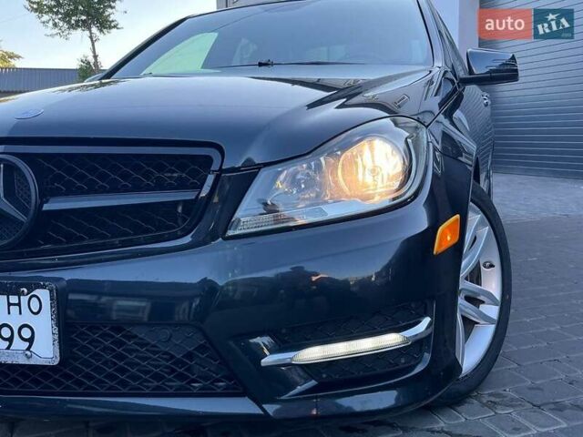 Черный Мерседес Ц-Класс, объемом двигателя 1.8 л и пробегом 243 тыс. км за 10900 $, фото 11 на Automoto.ua
