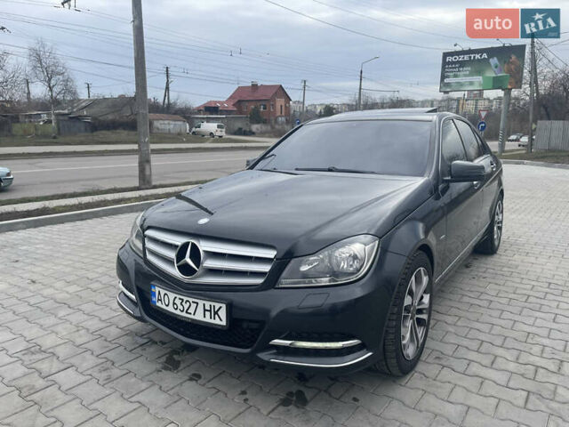 Чорний Мерседес Ц-Клас, об'ємом двигуна 2.14 л та пробігом 295 тис. км за 11200 $, фото 2 на Automoto.ua