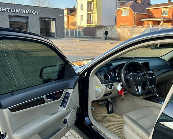 Черный Мерседес Ц-Класс, объемом двигателя 1.8 л и пробегом 189 тыс. км за 5100 $, фото 20 на Automoto.ua