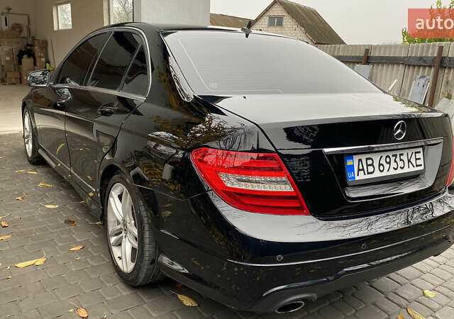 Чорний Мерседес Ц-Клас, об'ємом двигуна 1.8 л та пробігом 270 тис. км за 11700 $, фото 4 на Automoto.ua