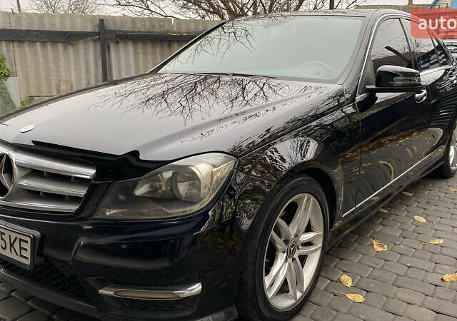 Чорний Мерседес Ц-Клас, об'ємом двигуна 1.8 л та пробігом 270 тис. км за 11700 $, фото 17 на Automoto.ua