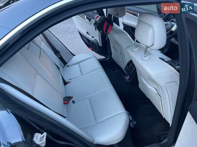 Черный Мерседес Ц-Класс, объемом двигателя 1.8 л и пробегом 243 тыс. км за 10900 $, фото 19 на Automoto.ua