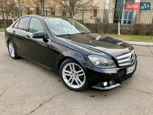 Чорний Мерседес Ц-Клас, об'ємом двигуна 1.8 л та пробігом 135 тис. км за 9900 $, фото 2 на Automoto.ua