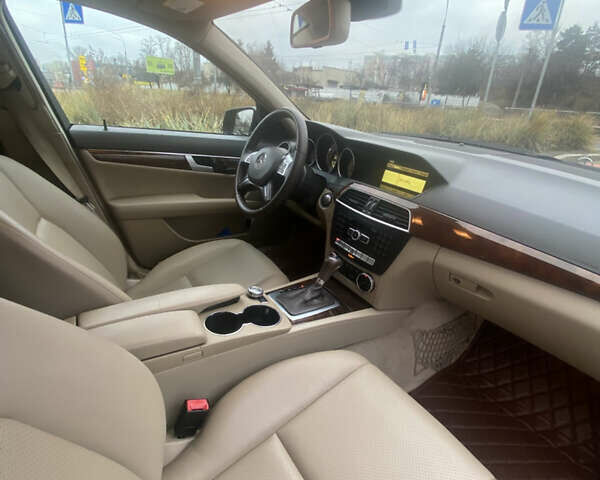 Чорний Мерседес Ц-Клас, об'ємом двигуна 3 л та пробігом 232 тис. км за 12800 $, фото 37 на Automoto.ua