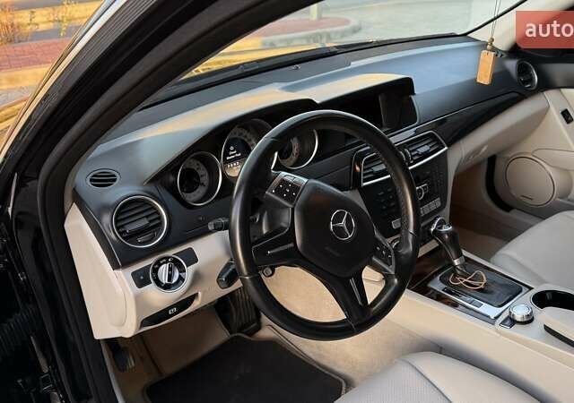 Мерседес Ц-Класс 2012 в Тернополе на Automoto.ua Черный Мерседес Ц-Класс, объемом двигателя 1.8 л и пробегом 174 тыс. км за 11999 $, фото 23 на Automoto.ua