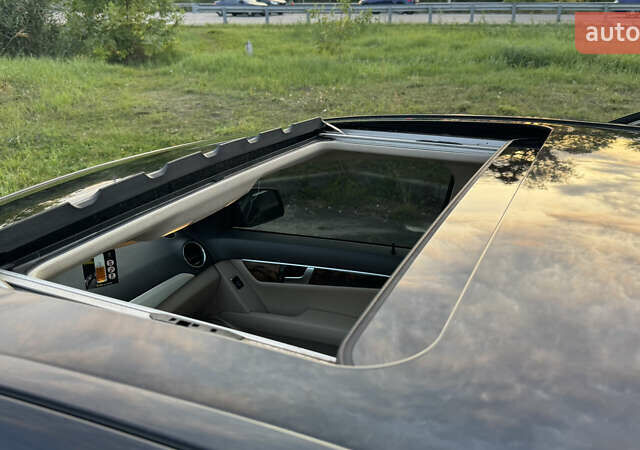 Мерседес Ц-Класс 2012 в Киеве на Automoto.ua Черный Мерседес Ц-Класс, объемом двигателя 1.8 л и пробегом 249 тыс. км за 10900 $, фото 3 на Automoto.ua