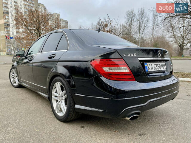 Чорний Мерседес Ц-Клас, об'ємом двигуна 1.8 л та пробігом 135 тис. км за 9900 $, фото 5 на Automoto.ua