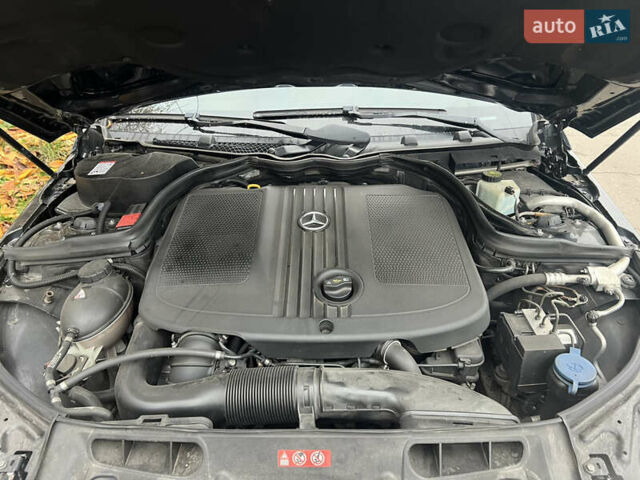 Черный Мерседес Ц-Класс, объемом двигателя 2.2 л и пробегом 196 тыс. км за 12800 $, фото 10 на Automoto.ua